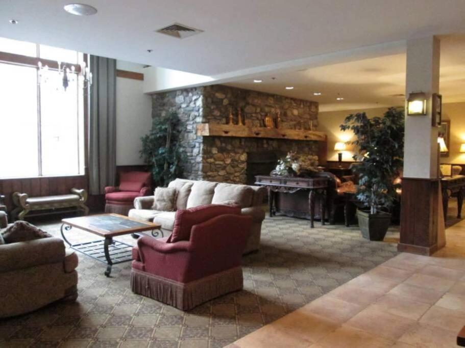 Unique Yeti-Theme Ski On Off Suite Jiminy-Sleeps 4 Hancock Zewnętrze zdjęcie